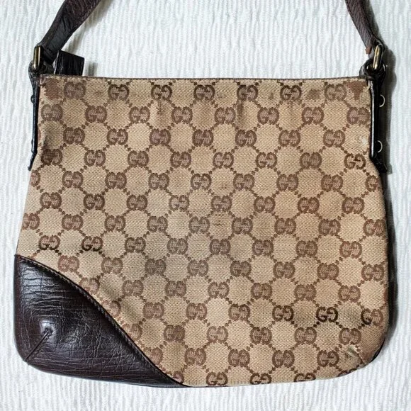GUCCI GG Supreme Canvas Shoulder Bag - Picture 3 of 12